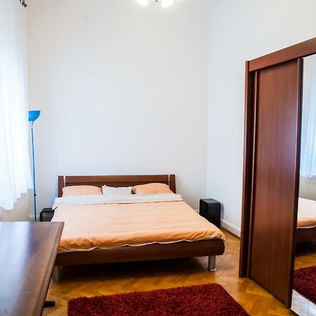 Inner City Apartment เดเบรตเซน ภายนอก รูปภาพ