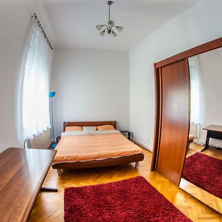 Inner City Apartment เดเบรตเซน ภายนอก รูปภาพ