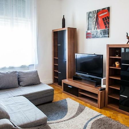 Inner City Apartment เดเบรตเซน ภายนอก รูปภาพ