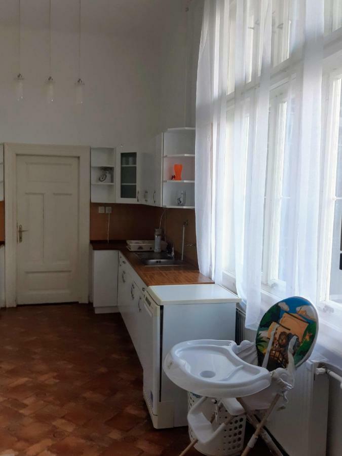 Inner City Apartment เดเบรตเซน ภายนอก รูปภาพ
