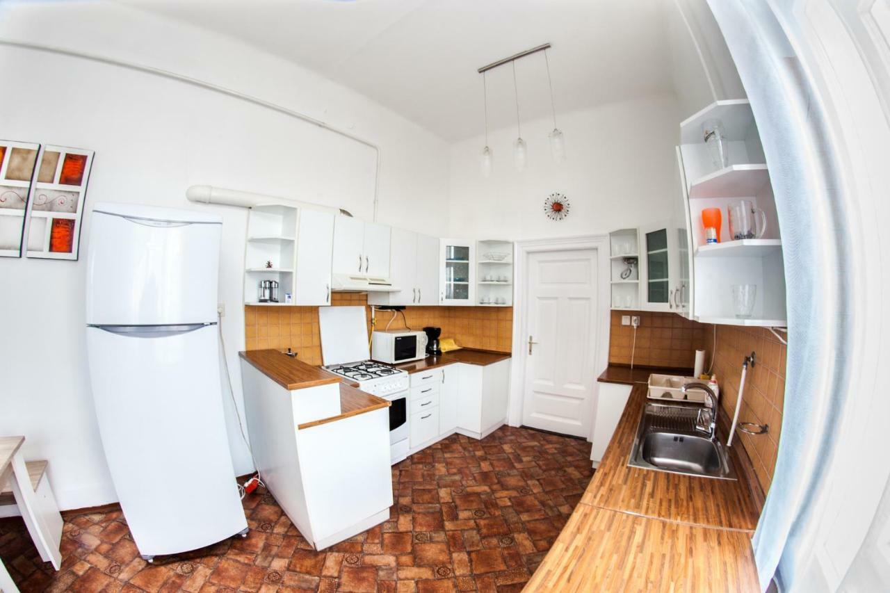 Inner City Apartment เดเบรตเซน ภายนอก รูปภาพ
