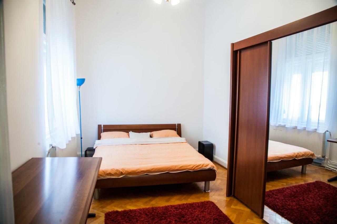 Inner City Apartment เดเบรตเซน ภายนอก รูปภาพ