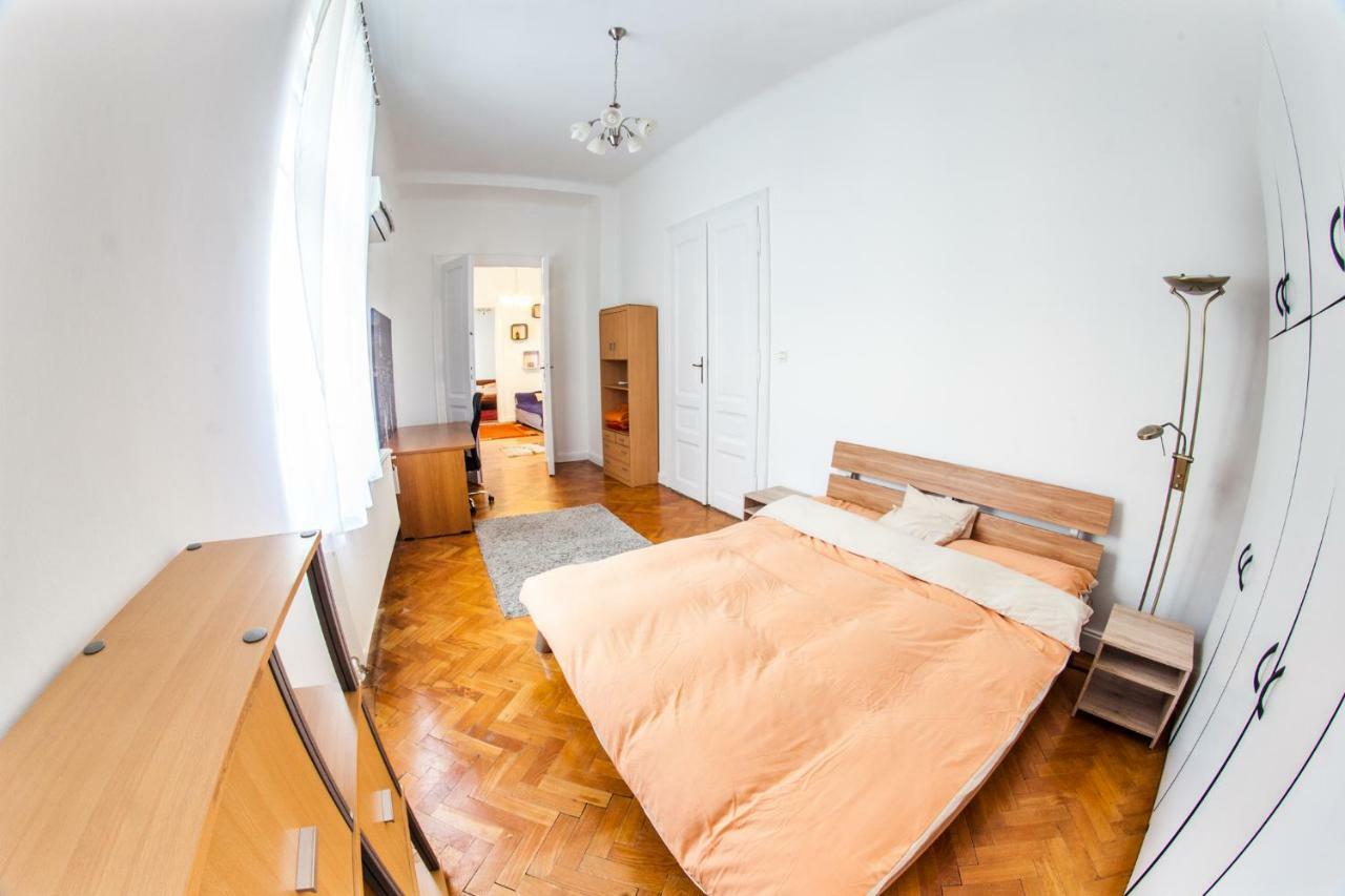 Inner City Apartment เดเบรตเซน ภายนอก รูปภาพ