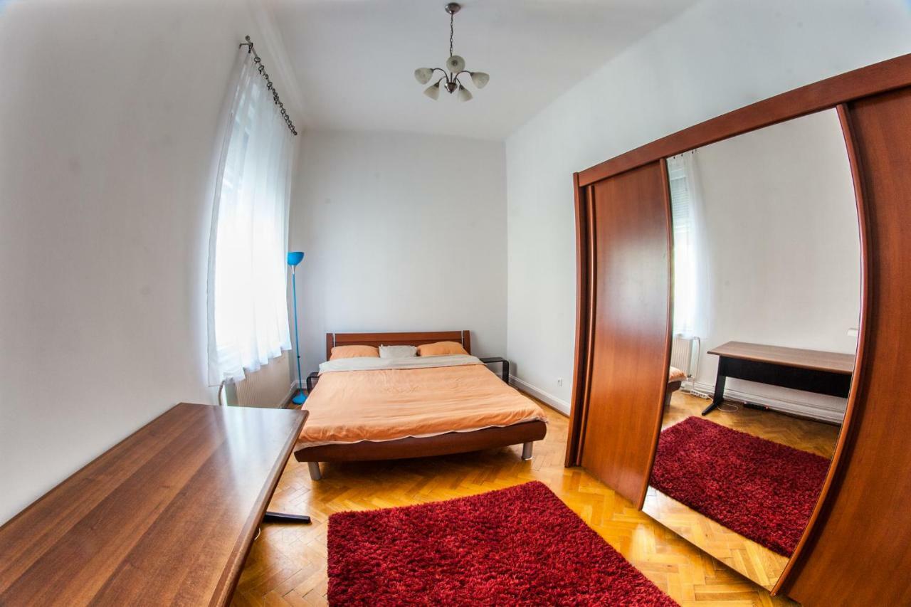 Inner City Apartment เดเบรตเซน ภายนอก รูปภาพ