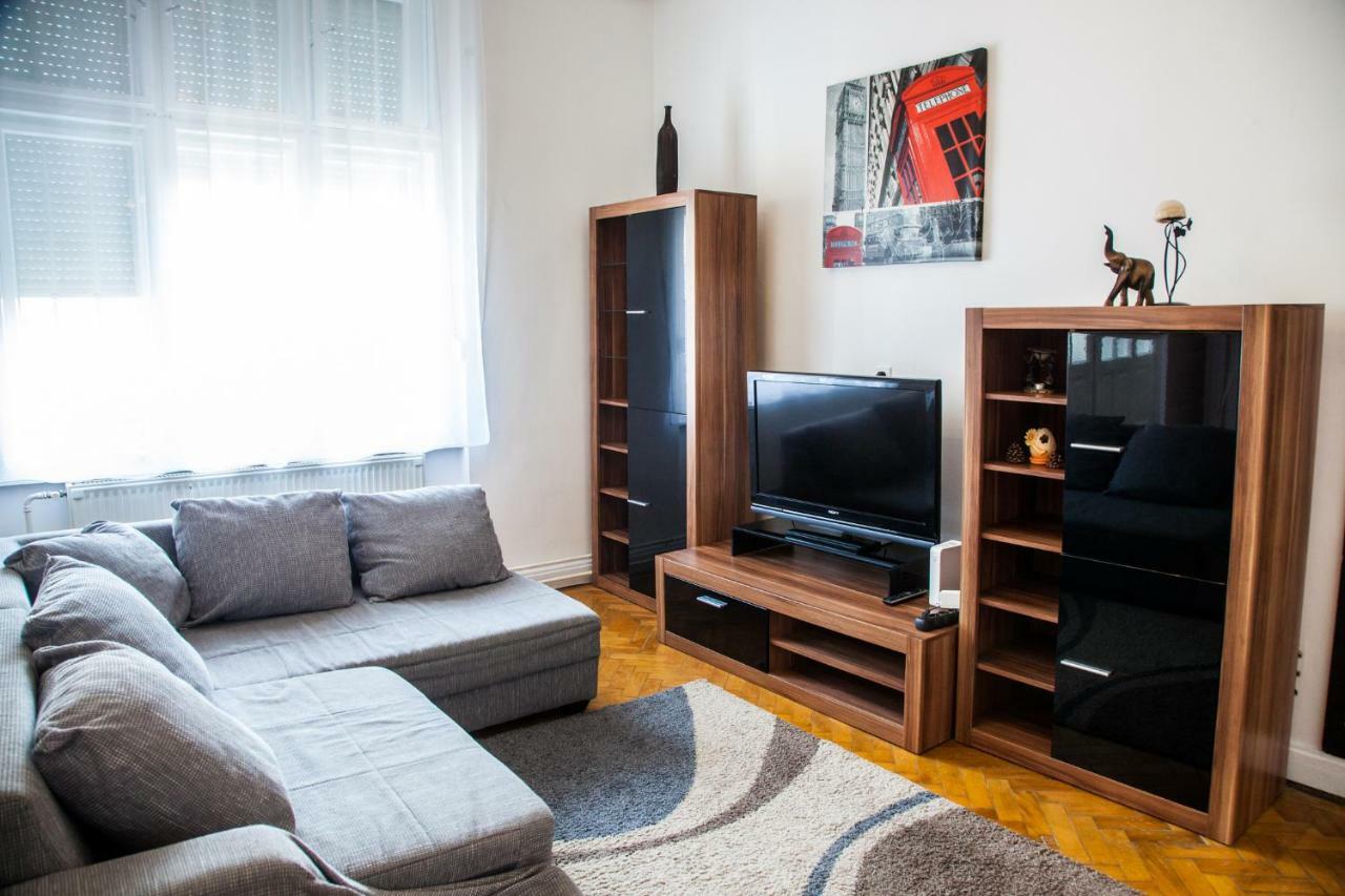 Inner City Apartment เดเบรตเซน ภายนอก รูปภาพ