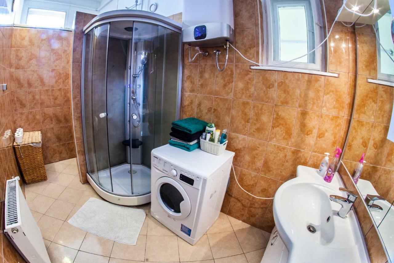 Inner City Apartment เดเบรตเซน ภายนอก รูปภาพ