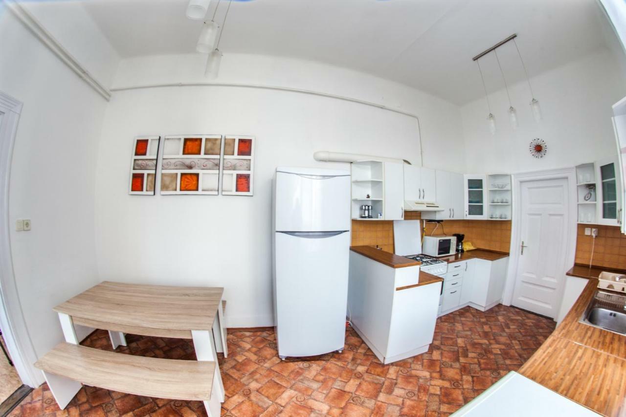 Inner City Apartment เดเบรตเซน ภายนอก รูปภาพ